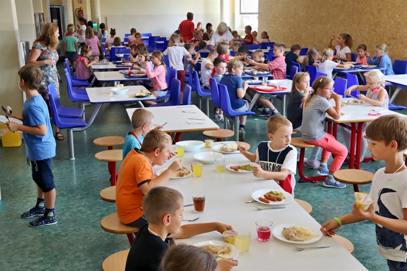 Přečtete si více ze článku Komentář: Děti z rodin s exekucí nově bez obědů?
