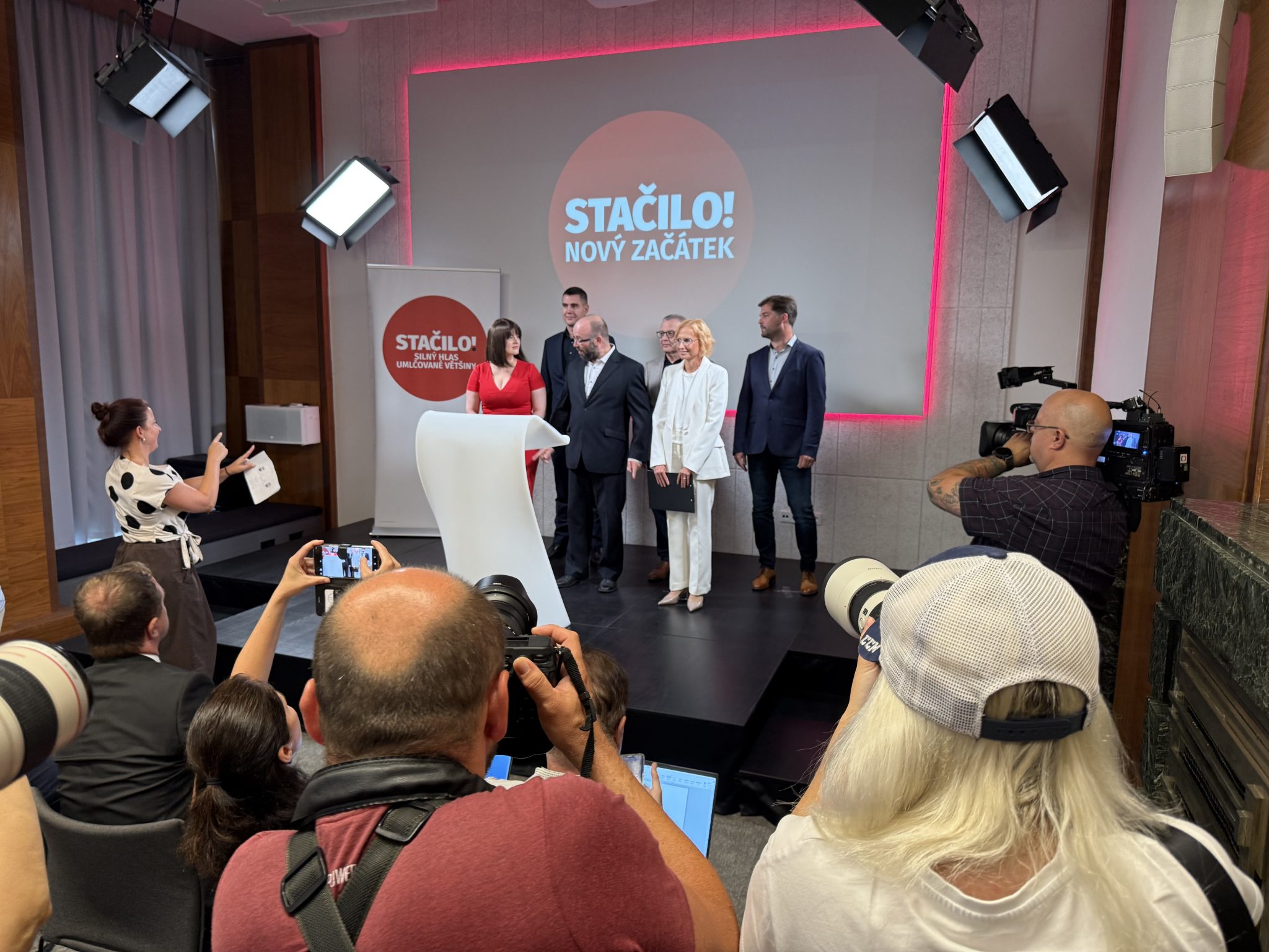 Přečtete si více ze článku Volební šestiúhelník, díl 1. – Stačilo! a SOCDEM