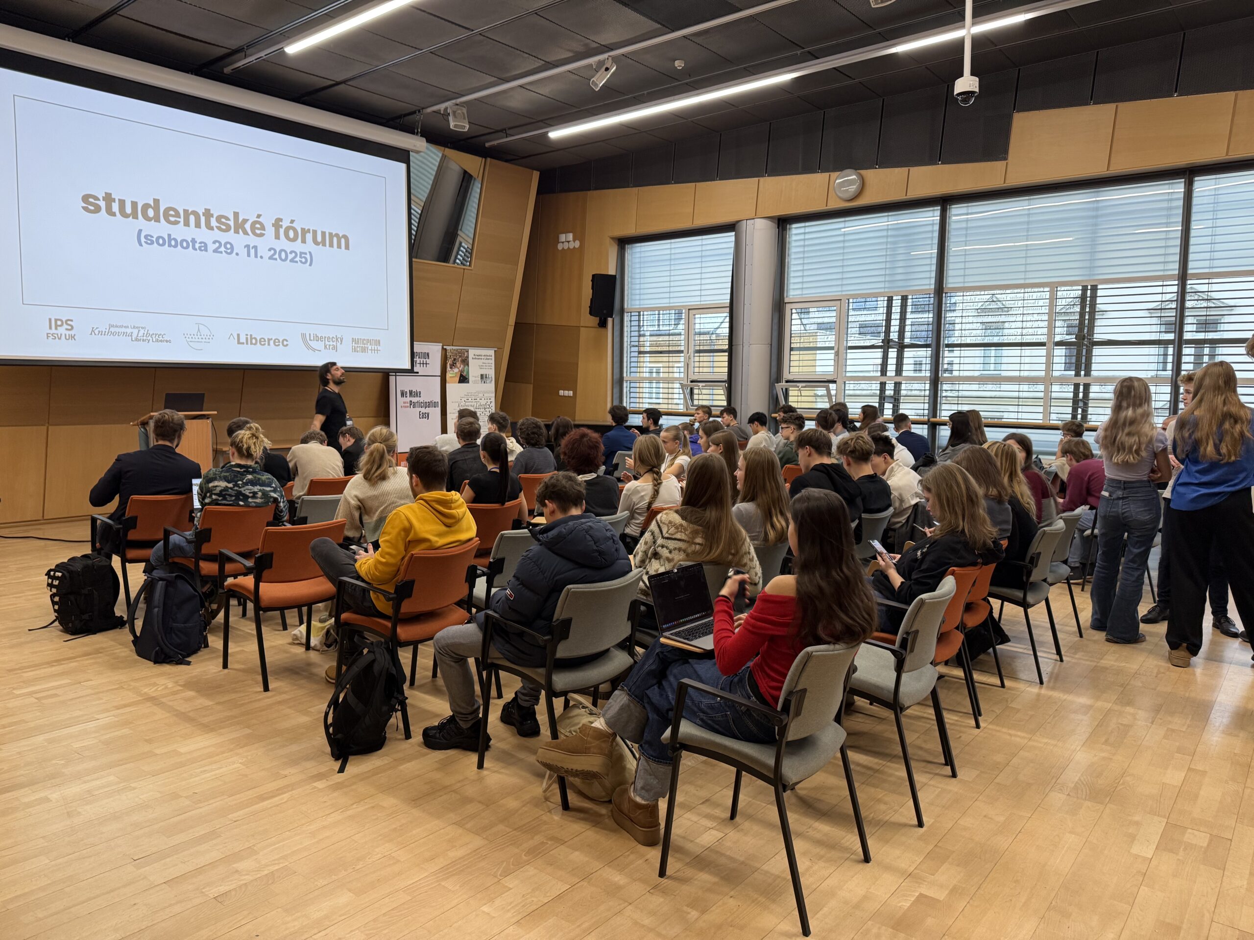 Přečtete si více ze článku Více než 50 účastníků Fóra mládeže v Liberci předalo problémy mladých lidí z Libereckého kraje politikům