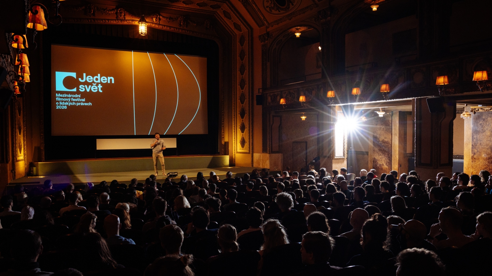 Přečtete si více ze článku „Film a lidská práva se nedají oddělit.“ Studenti FAMU vysvětlují důležitost solidárních iniciativ